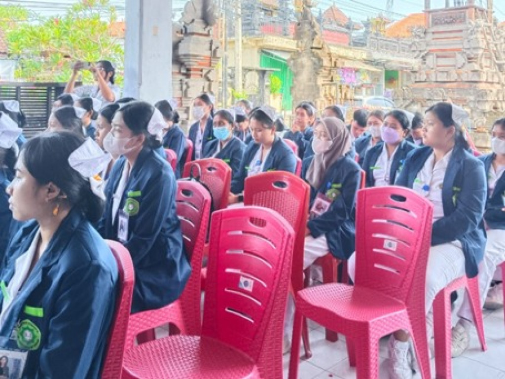 Penerimaan Mahasiswa poltekkes Kemenkes Denpasar Dalam Kegiatan Praktik Klinik Keperawatan Di Banjar Dukuh